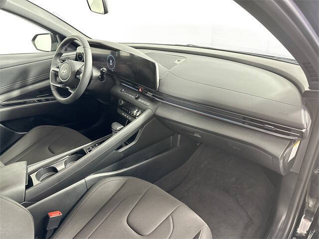 2025 Hyundai Elantra Hybrid SEL Sport