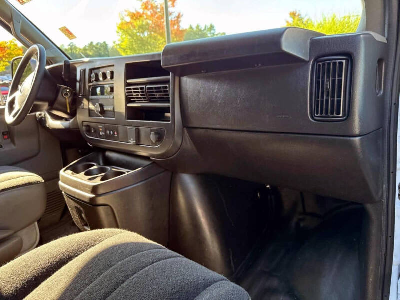 2023 GMC Savana 2500