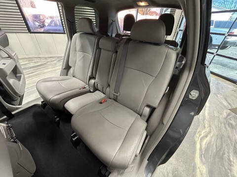 2011 Toyota Highlander SE