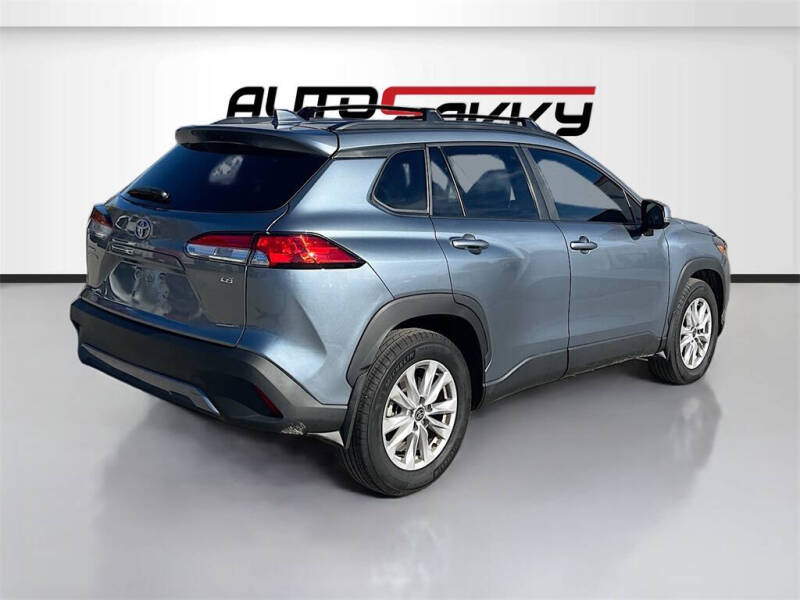 2024 Toyota Corolla Cross LE