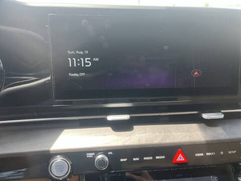 2024 Kia Carnival EX