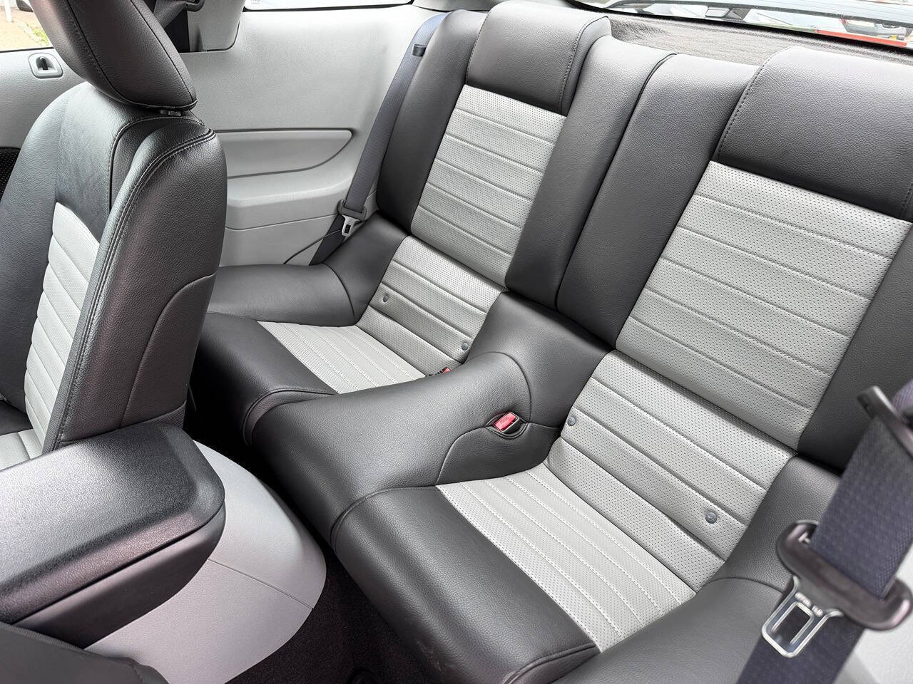2008 Ford Mustang 12