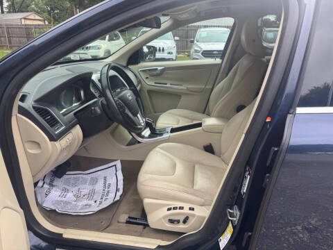 2015 Volvo XC60 T5 Drive-E Platinum