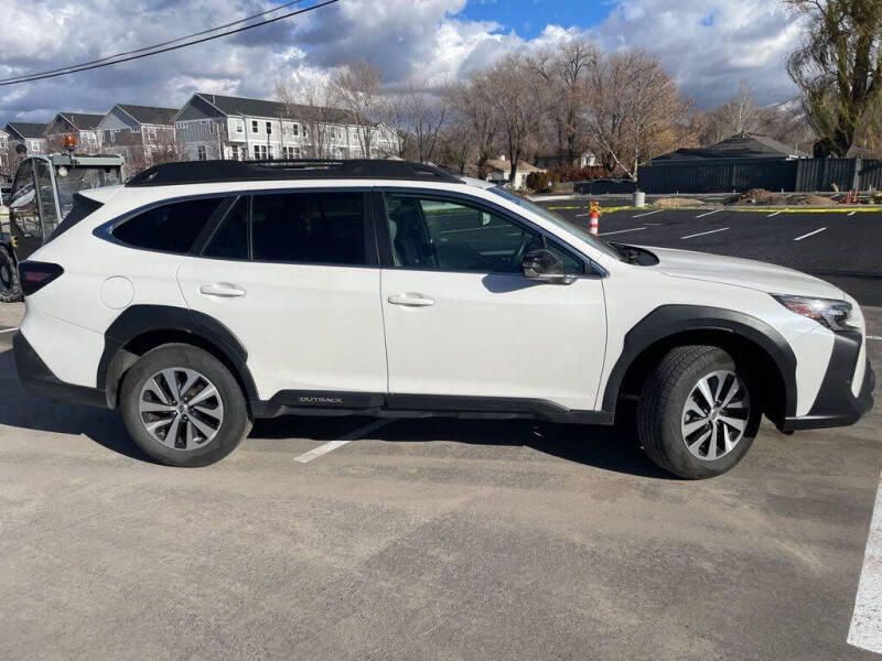 2023 Subaru Outback Premium