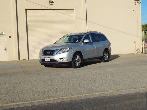 2016 Nissan Pathfinder SV