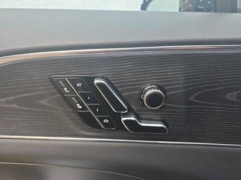 2024 Cadillac LYRIQ Luxury 1