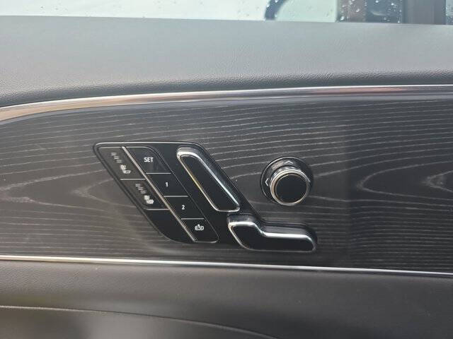 2024 Cadillac LYRIQ Luxury 1