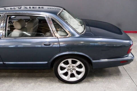2001 Jaguar XJR
