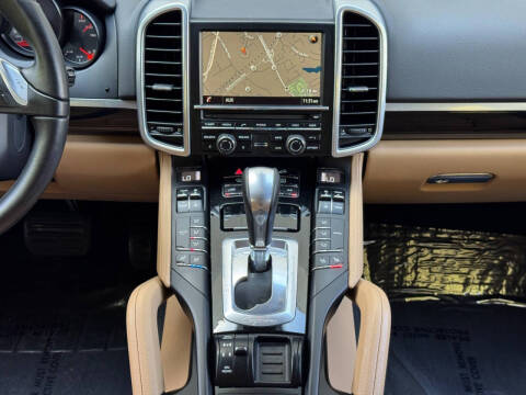 2014 Porsche Cayenne Platinum