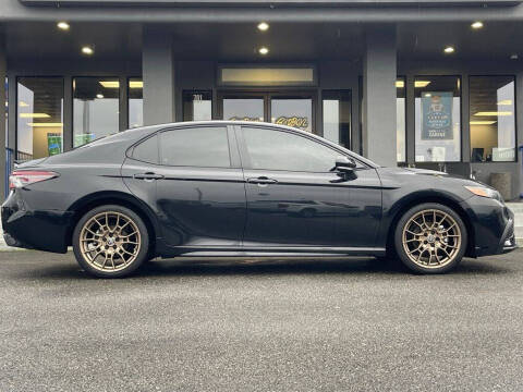 2024 Toyota Camry Hybrid SE