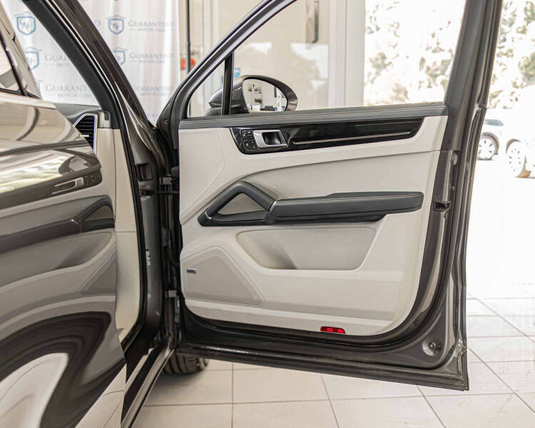 2021 Porsche Cayenne E-Hybrid