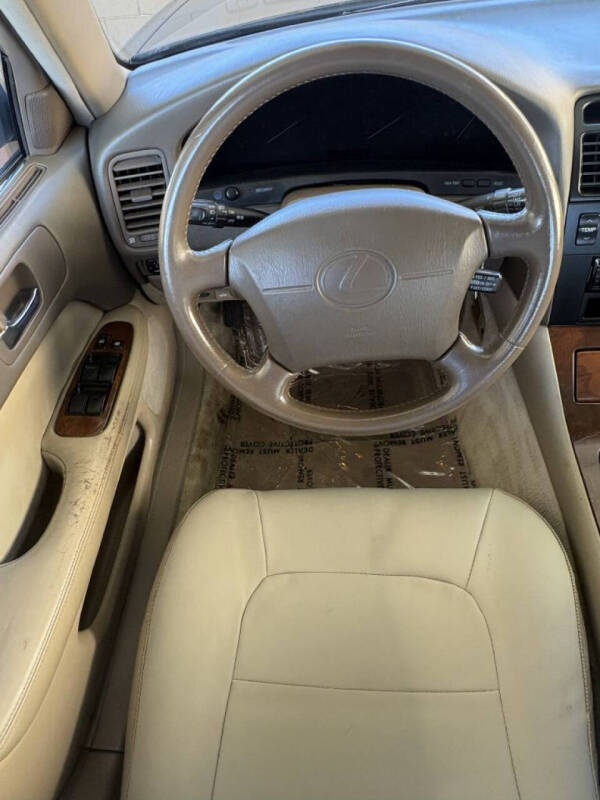 1995 Lexus LS 400
