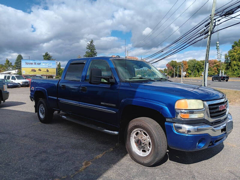 2004 GMC Sierra 2500HD SLT photo 3