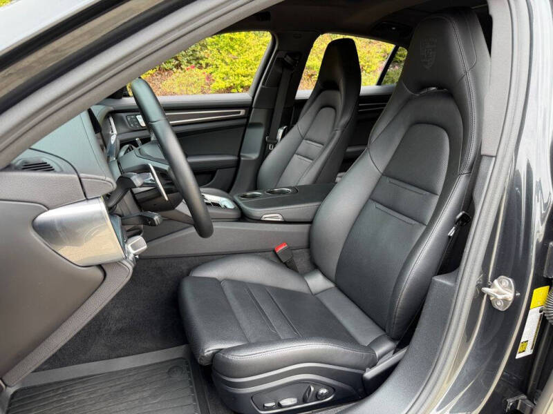 2023 Porsche Panamera Platinum Edition