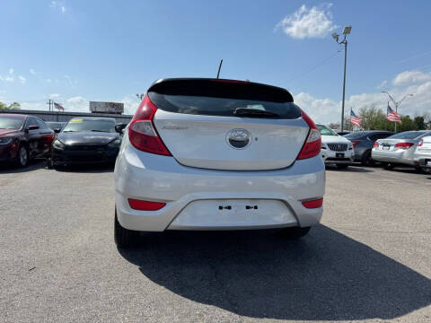 2014 Hyundai Accent SE