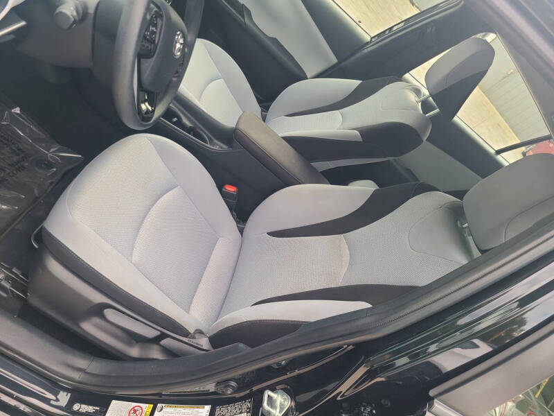 2022 Toyota Prius L Eco