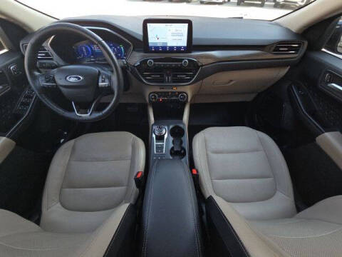 2020 Ford Escape Hybrid Titanium