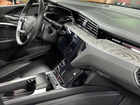 2019 Audi e-tron quattro Prestige