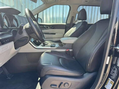 2024 Kia Carnival EX
