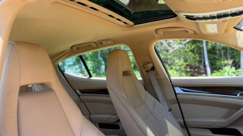 2011 Porsche Panamera 4