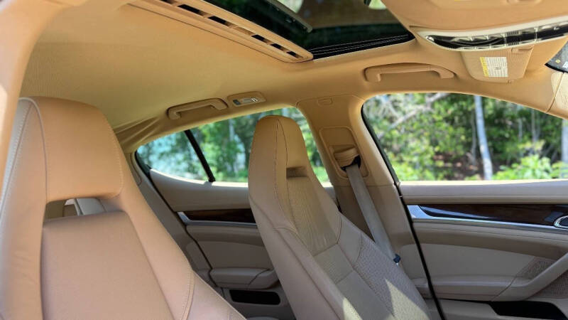 2011 Porsche Panamera 4