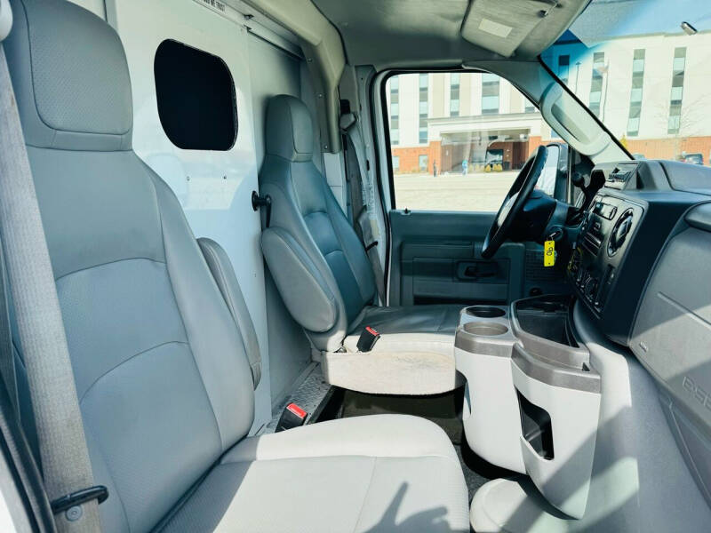 2012 Ford E-Series E-350 SD