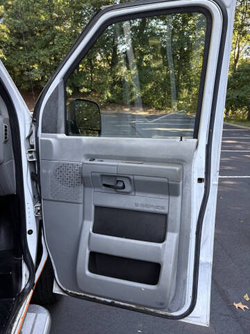 2014 Ford E-Series E-250