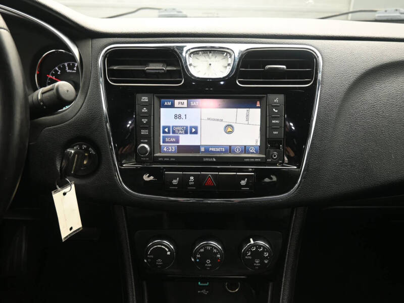 2012 Chrysler 200 S