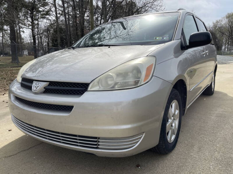 2005 Toyota Sienna for sale at Luxury Auto Sales LLC in High Point NC