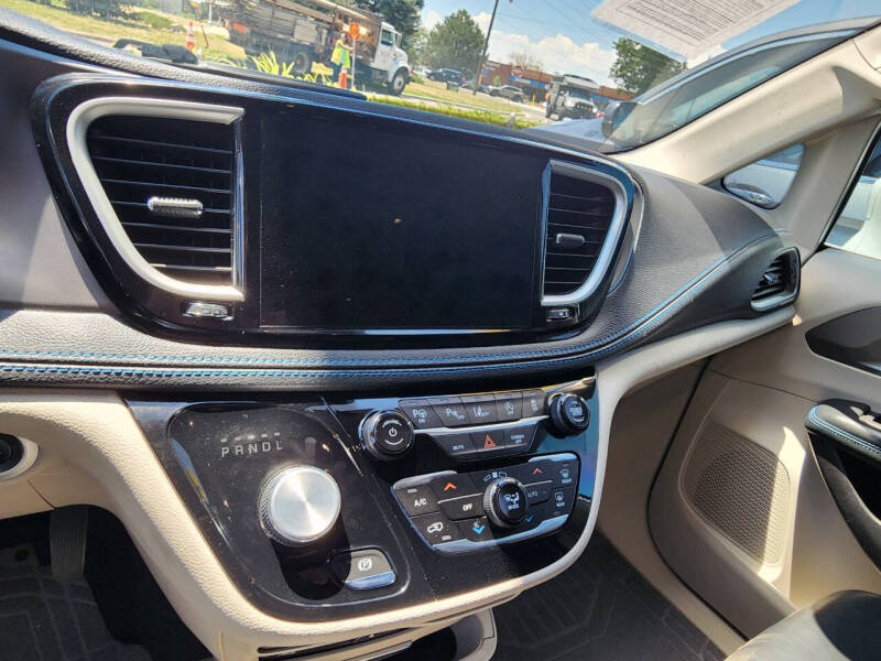 2021 Chrysler Pacifica Touring L