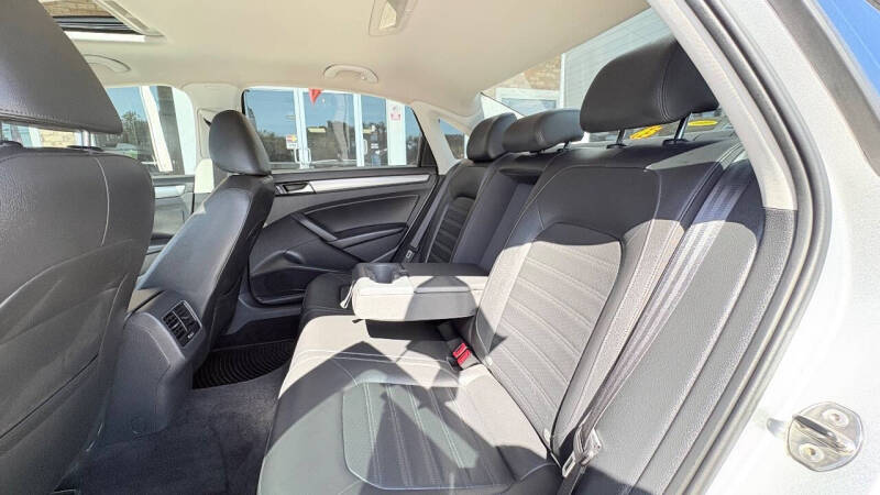 2015 Volkswagen Passat 1.8T SE