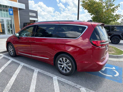 2025 Chrysler Pacifica Plug-In Hybrid Pinnacle