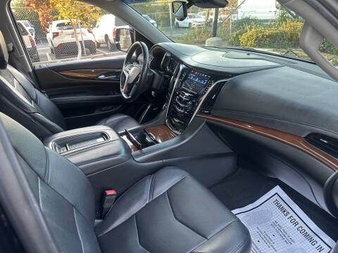 2016 Cadillac Escalade Luxury Collection