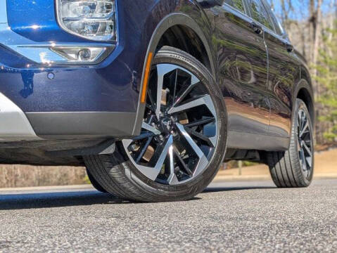 2023 Mitsubishi Outlander SE