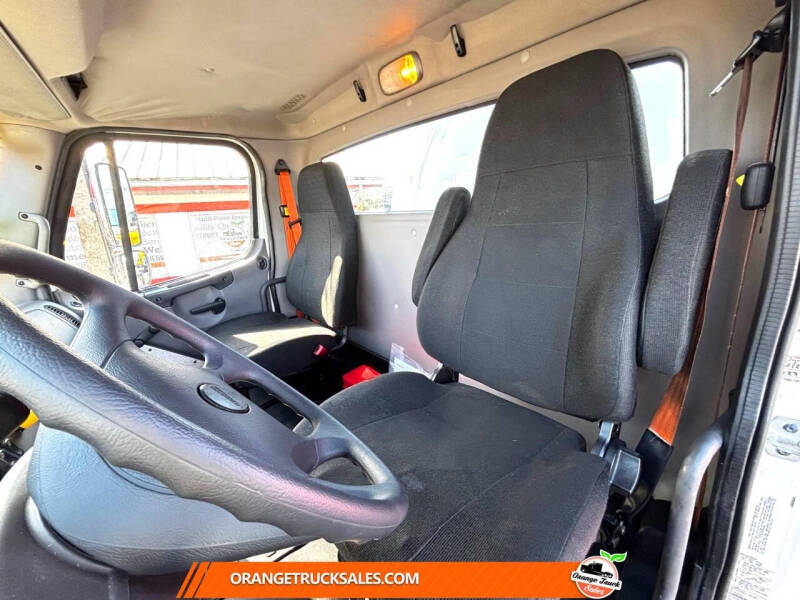 2019 Freightliner M2 106