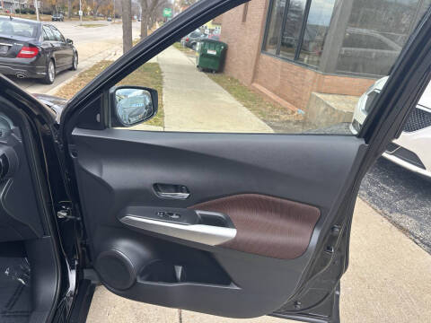 2020 Nissan Kicks SR