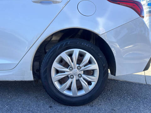 2018 Hyundai Accent SE