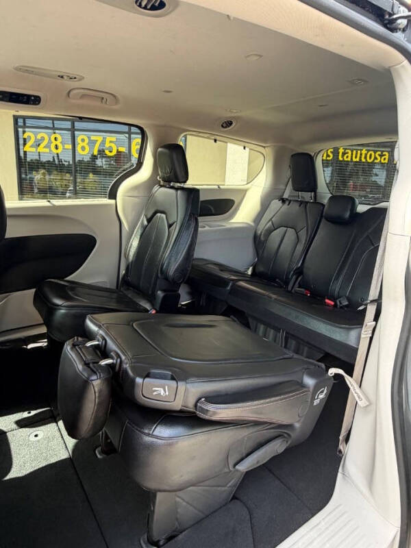 2020 Chrysler Pacifica Touring L