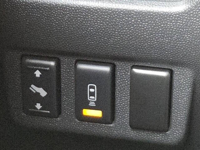 2012 Nissan Titan SV