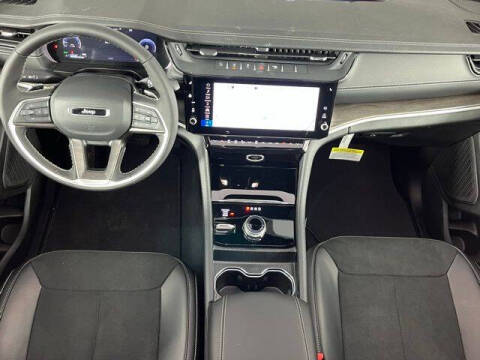 2026 Jeep Grand Cherokee Altitude