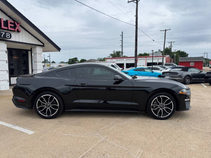 2022 Ford Mustang EcoBoost