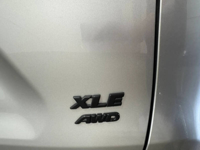 2020 Toyota RAV4 XLE