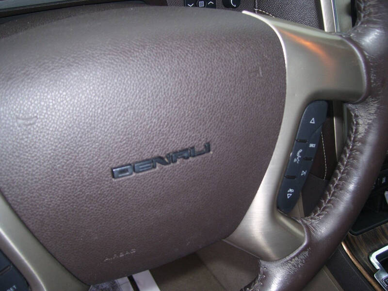 2016 GMC Acadia Denali