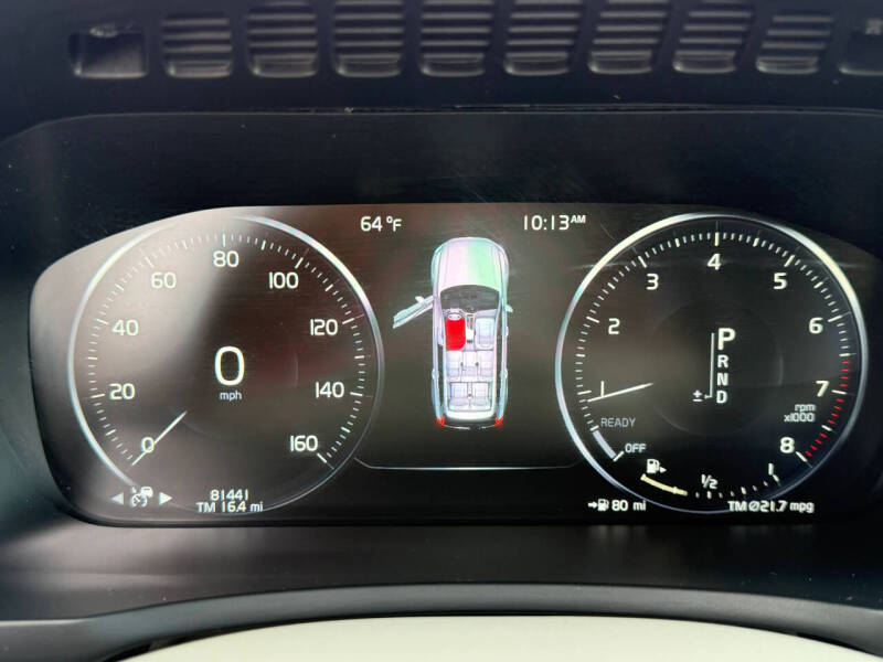 2017 Volvo XC90 T6 Momentum