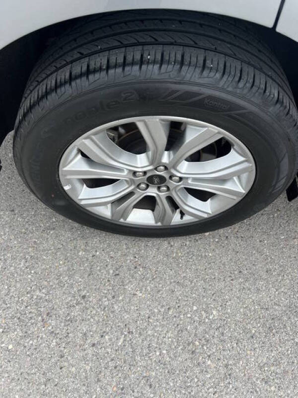 2024 Ford Edge Titanium