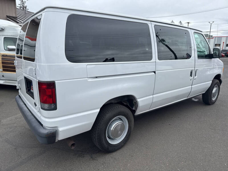 2004 Ford E-Series E-350 SD XL