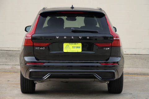 2025 Volvo XC60 T8 Plus Dark Theme