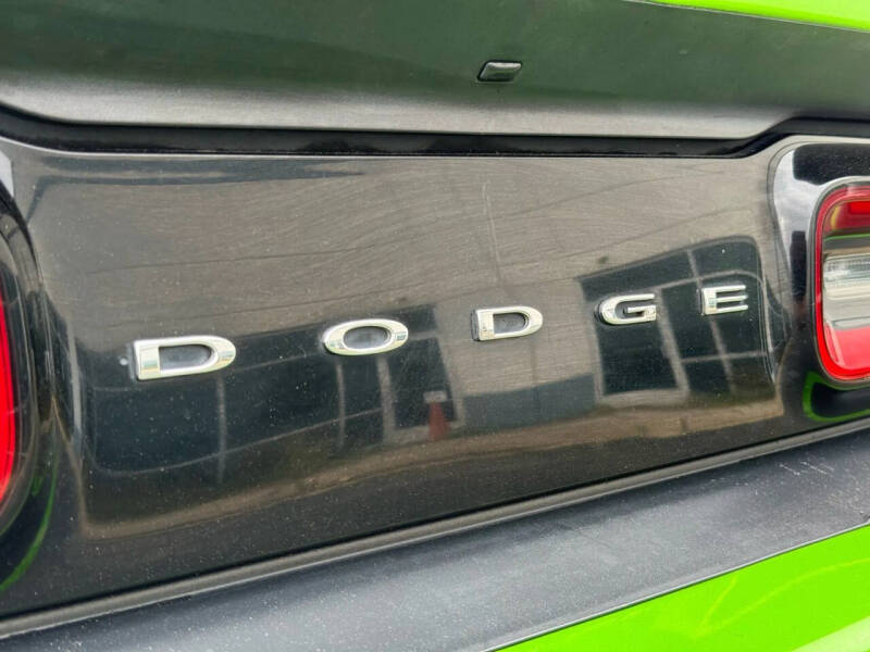 2017 Dodge Challenger 392 HEMI Scat Pack Shaker