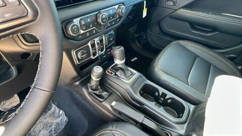 2026 Jeep Gladiator Sahara