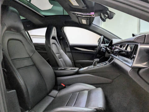 2022 Porsche Panamera 4